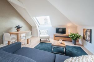 A modern and bright one bedroom apartment with a great location in the heart of Rotterdam’s city centre.